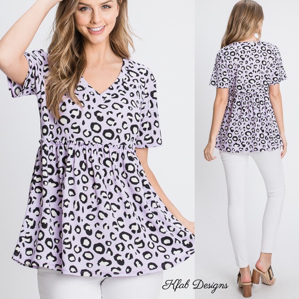 ❤️LAST! V Neck Animal Print Ruffled Lavender Top! - Picture 2 of 10